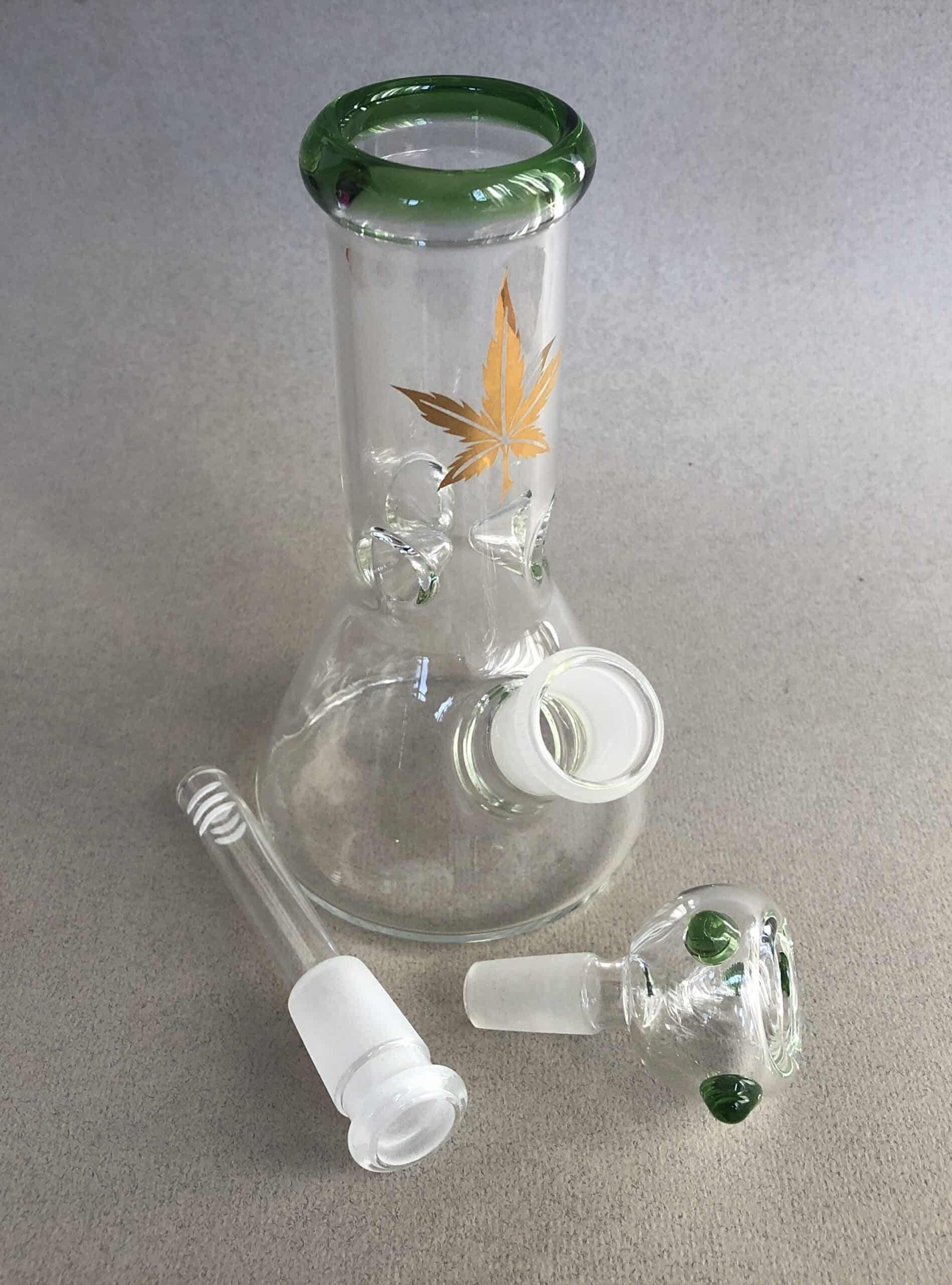 15cm Green and Gold Glass Bong 15cm Green and Gold Glass Bong